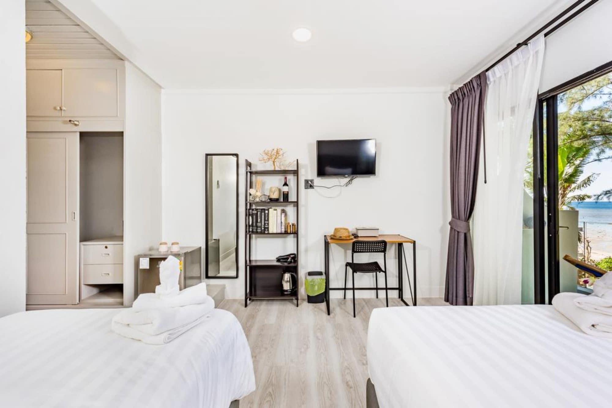 Thai Kamala Beach Front Phuket Ngoại thất bức ảnh