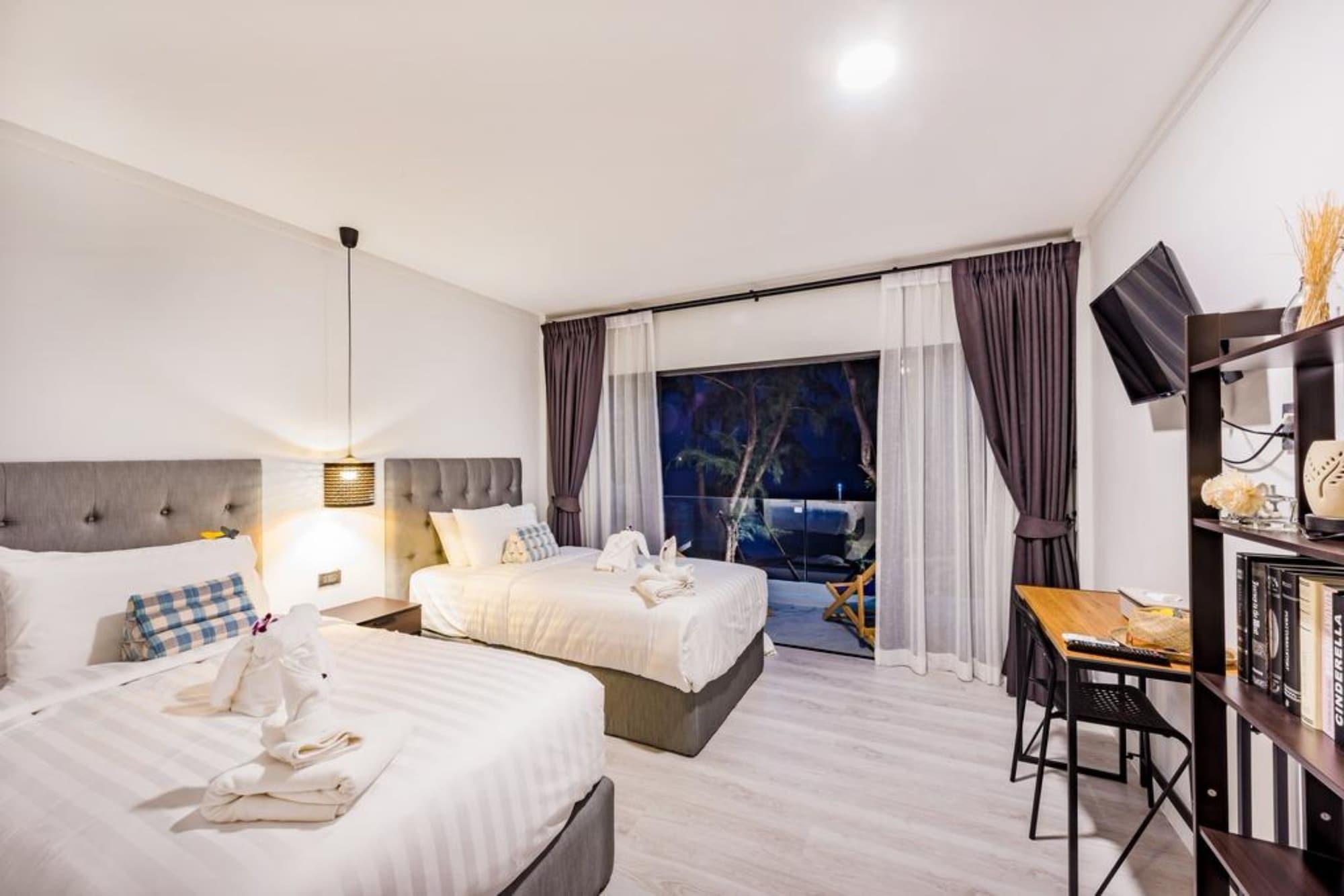 Thai Kamala Beach Front Phuket Ngoại thất bức ảnh