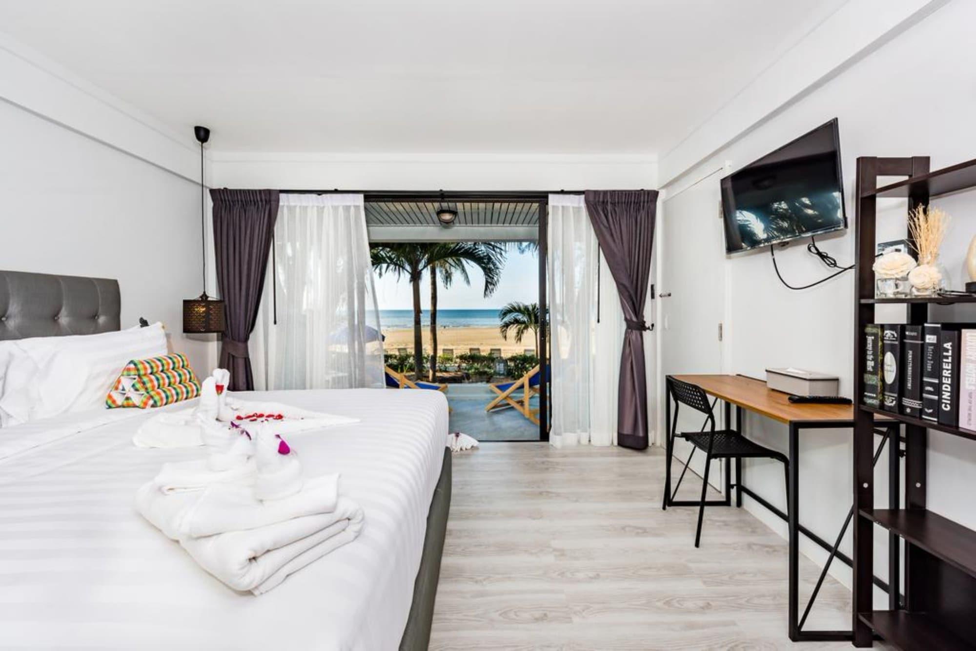 Thai Kamala Beach Front Phuket Ngoại thất bức ảnh