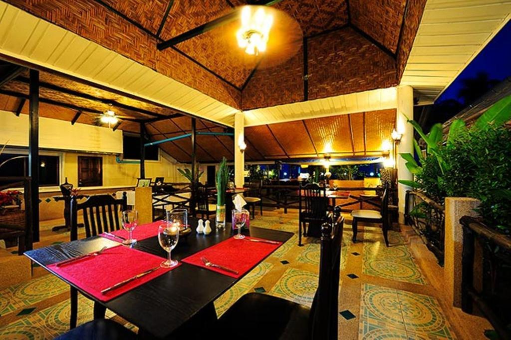 Thai Kamala Beach Front Phuket Ngoại thất bức ảnh