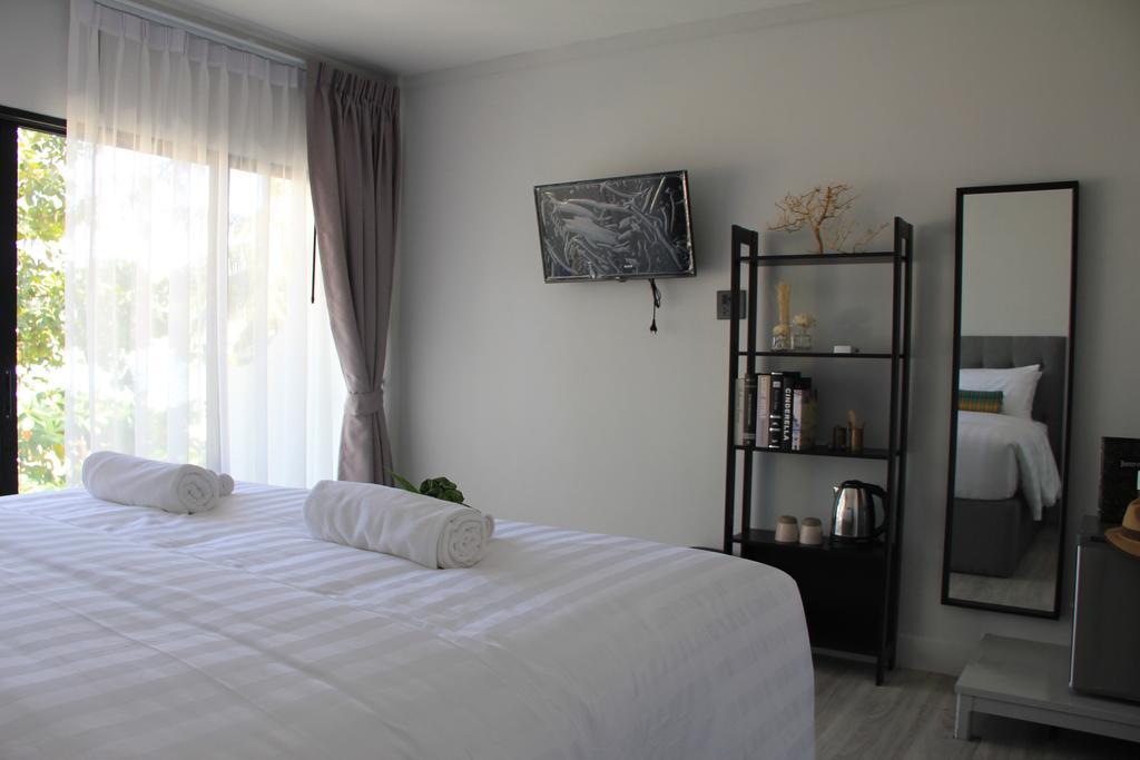 Thai Kamala Beach Front Phuket Ngoại thất bức ảnh